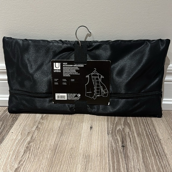 UMBRA Accessory Organizer - Vest Design - Picture 2 of 3